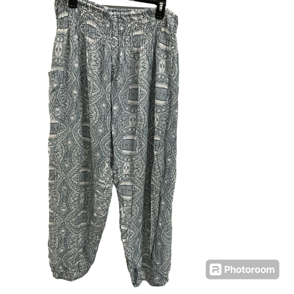 Paradise Island yoga pants